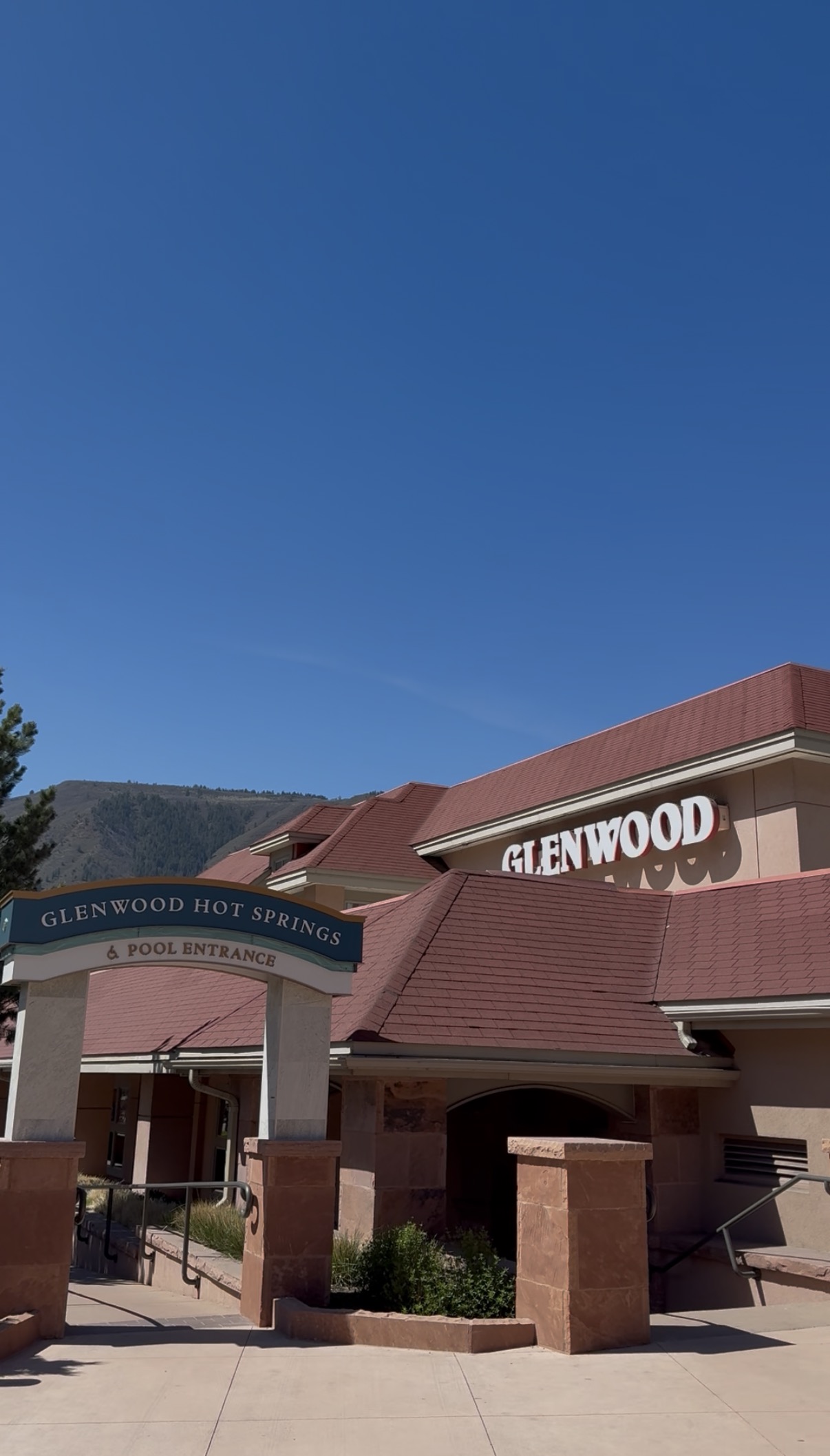 Glenwood Hot Springs: World's Largest Mineral Pool